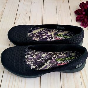 Women's Skechers Air-Cooled Memory Foam 8.5 NEW